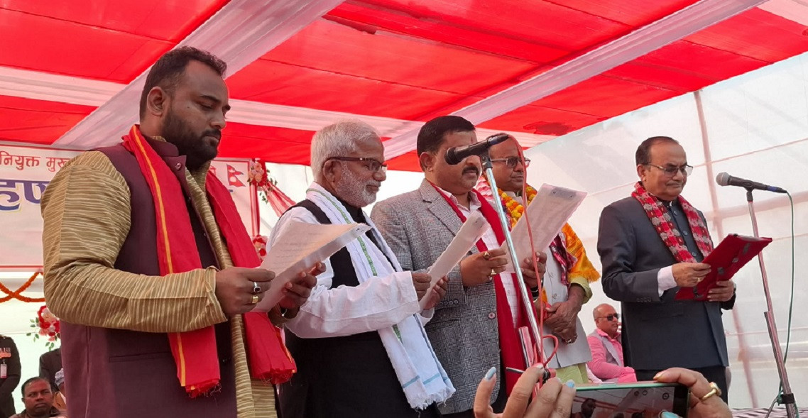 मधेसका नवनियुक्त मुख्यमन्त्री यादवसहित ३ मन्त्रीले लिए शपथ