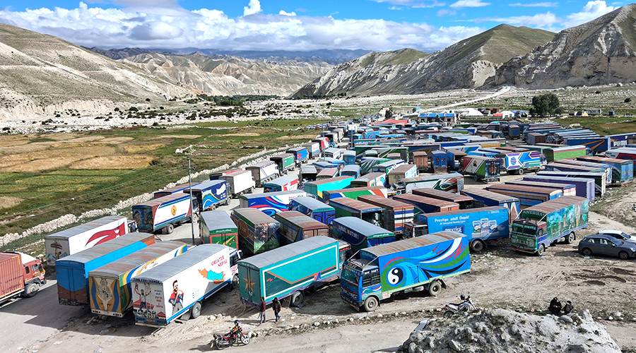 कोरला नाकामै थुप्रिए १५० कन्टेनर, दसैँको व्यापार प्रभावित